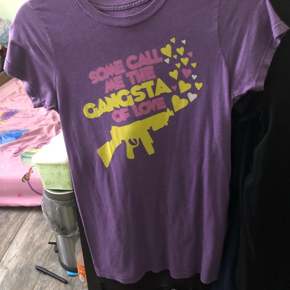 Cute tee!